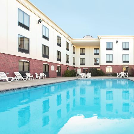 Holiday Inn Express & Suites Pine Bluff/Pines Mall By Ihg Exteriör bild