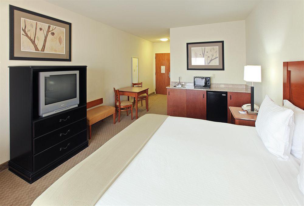 Holiday Inn Express & Suites Pine Bluff/Pines Mall By Ihg Rum bild