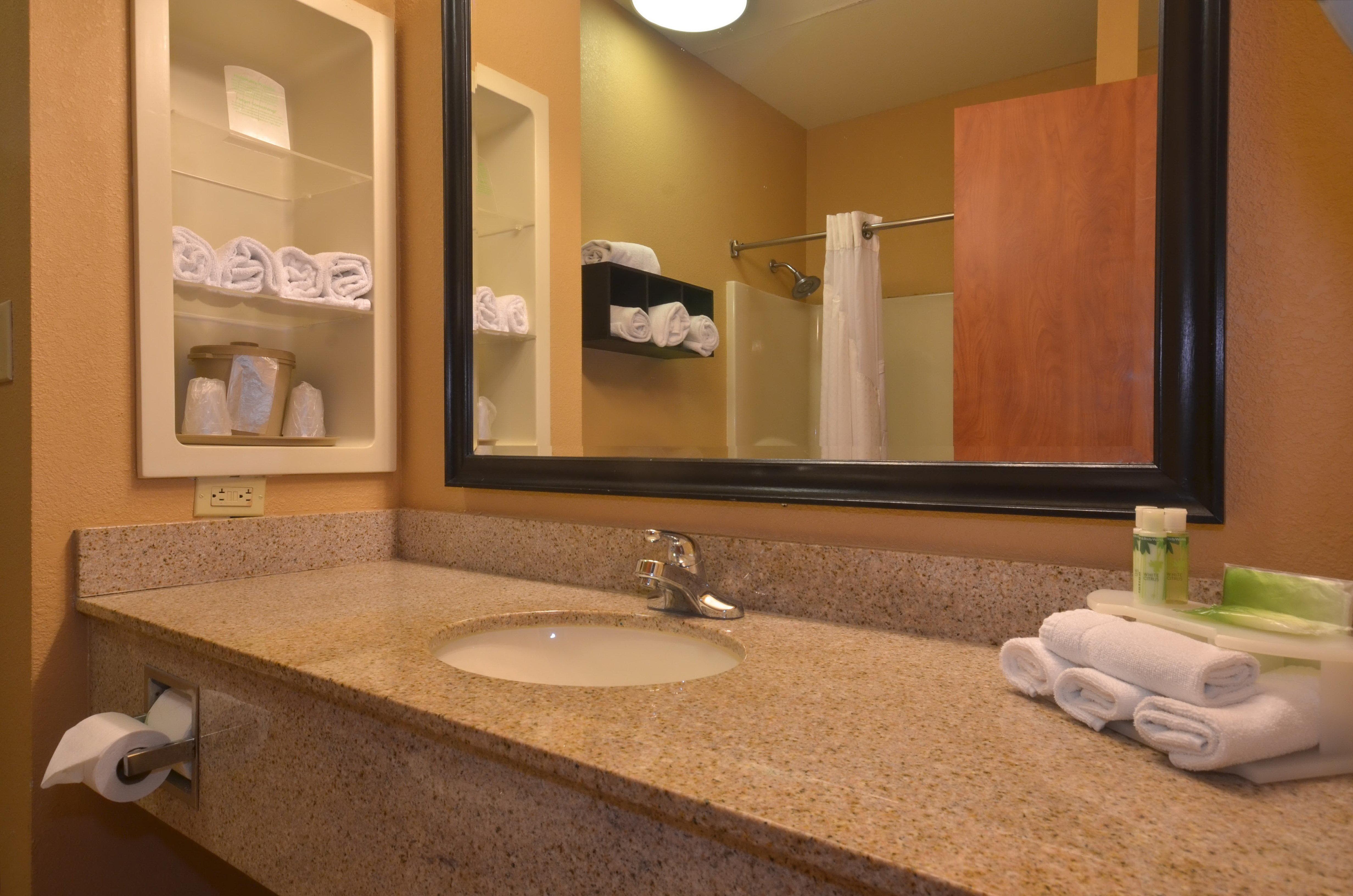 Holiday Inn Express & Suites Pine Bluff/Pines Mall By Ihg Exteriör bild
