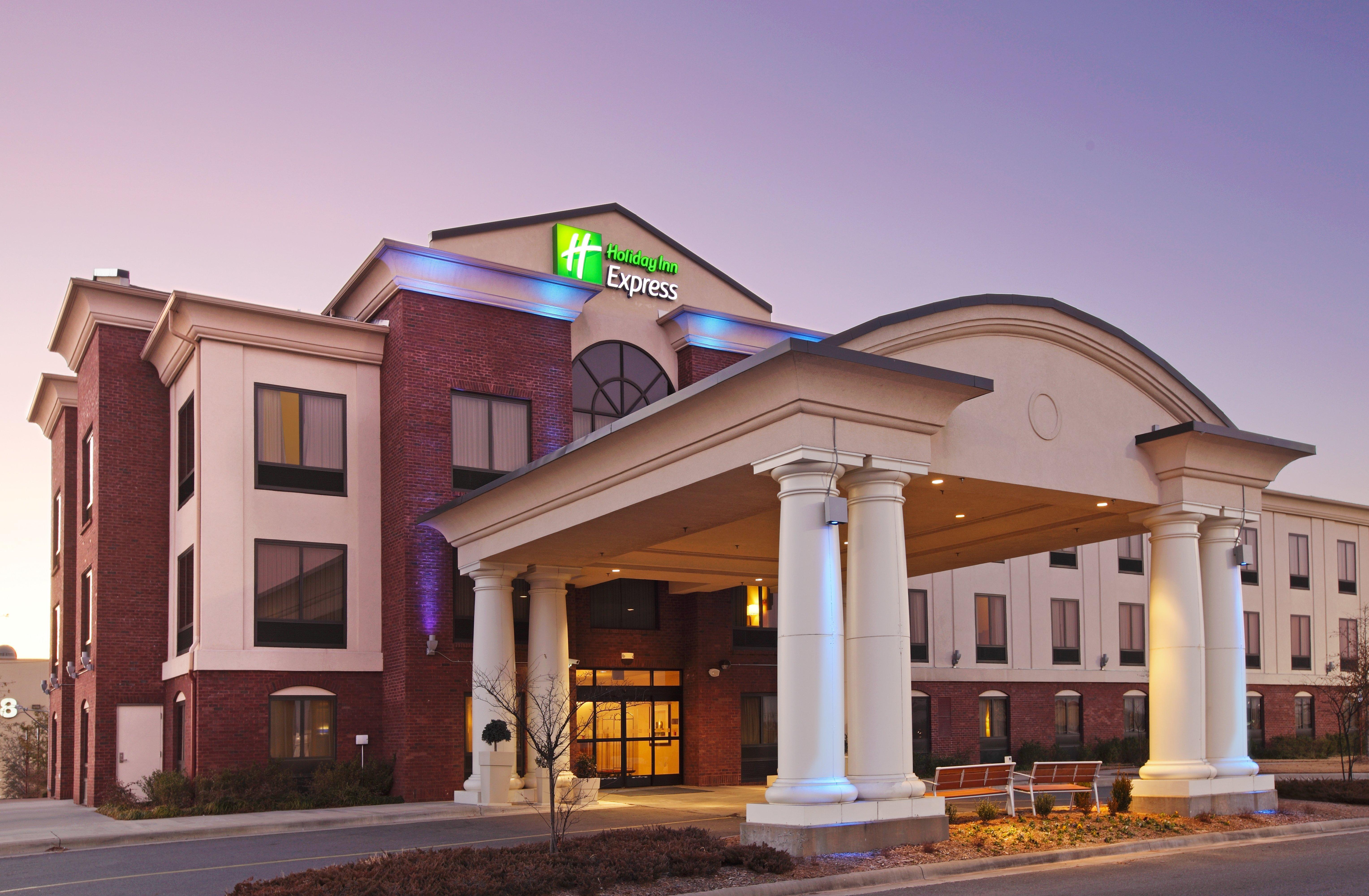 Holiday Inn Express & Suites Pine Bluff/Pines Mall By Ihg Exteriör bild