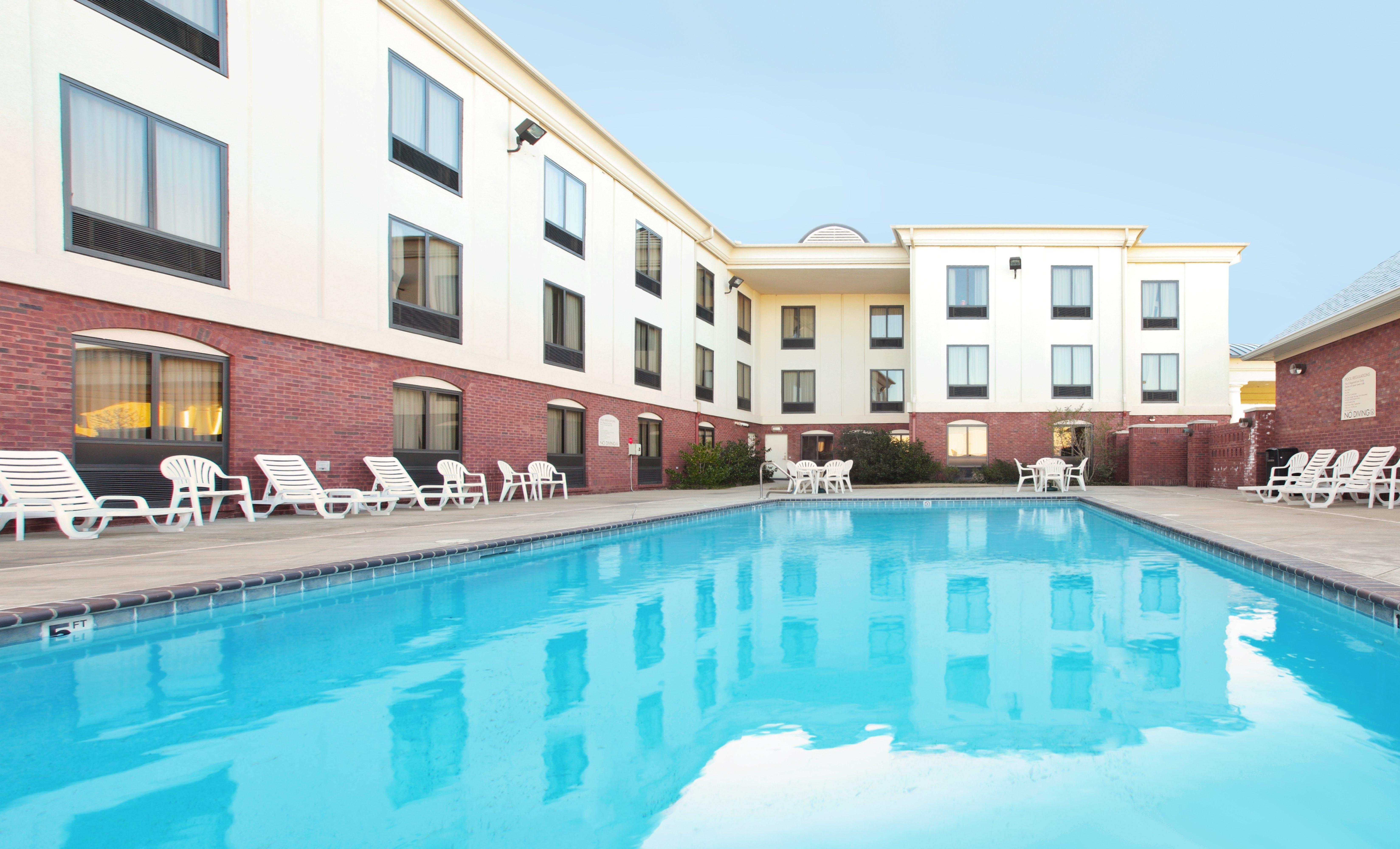 Holiday Inn Express & Suites Pine Bluff/Pines Mall By Ihg Exteriör bild