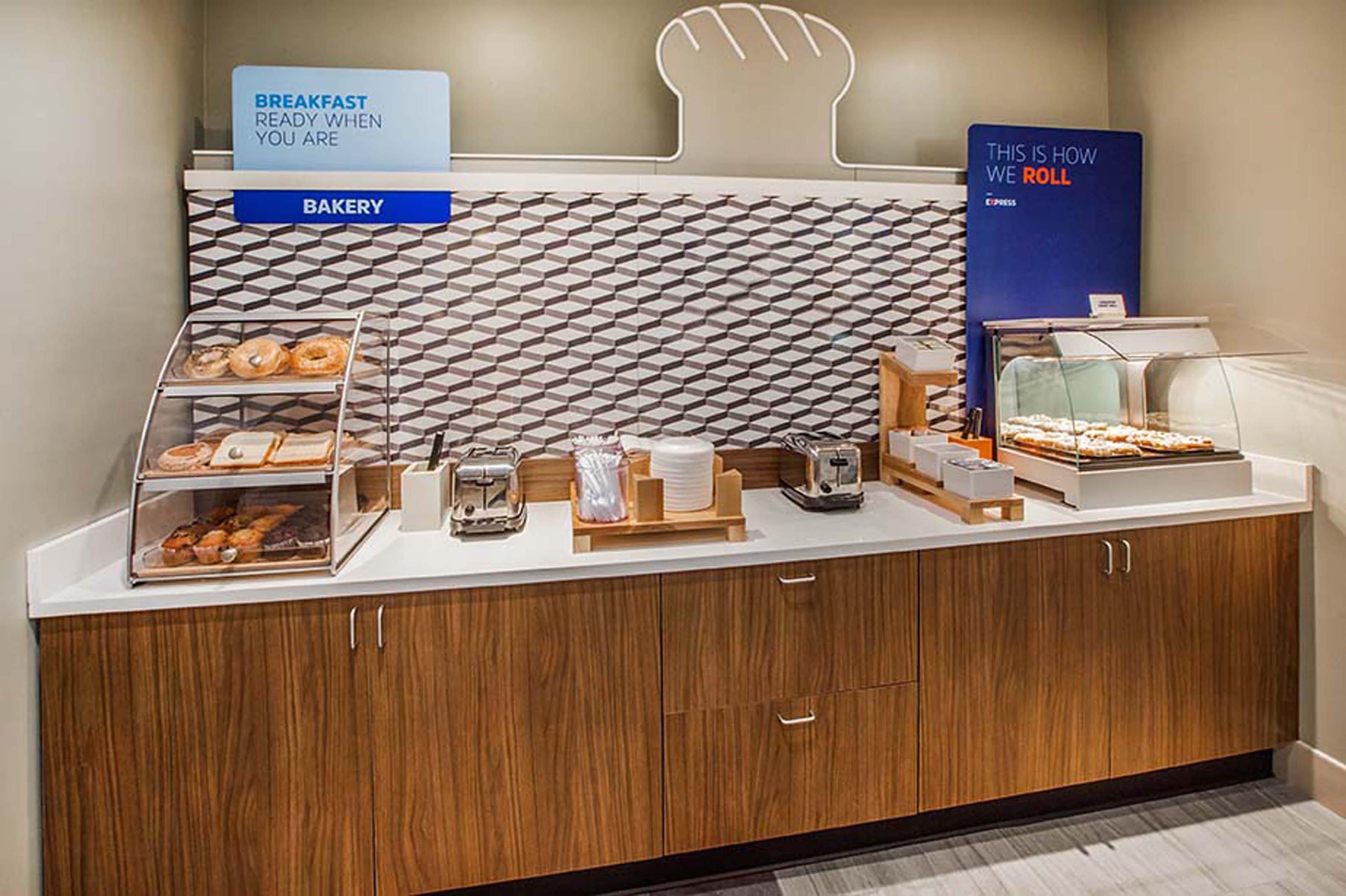 Holiday Inn Express & Suites Pine Bluff/Pines Mall By Ihg Exteriör bild