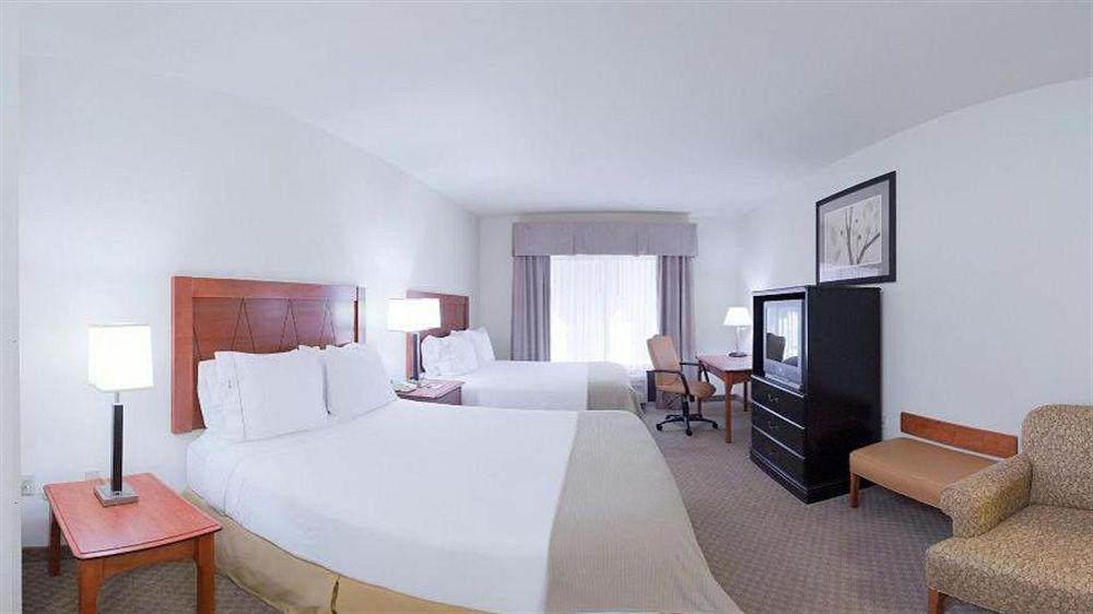 Holiday Inn Express & Suites Pine Bluff/Pines Mall By Ihg Exteriör bild