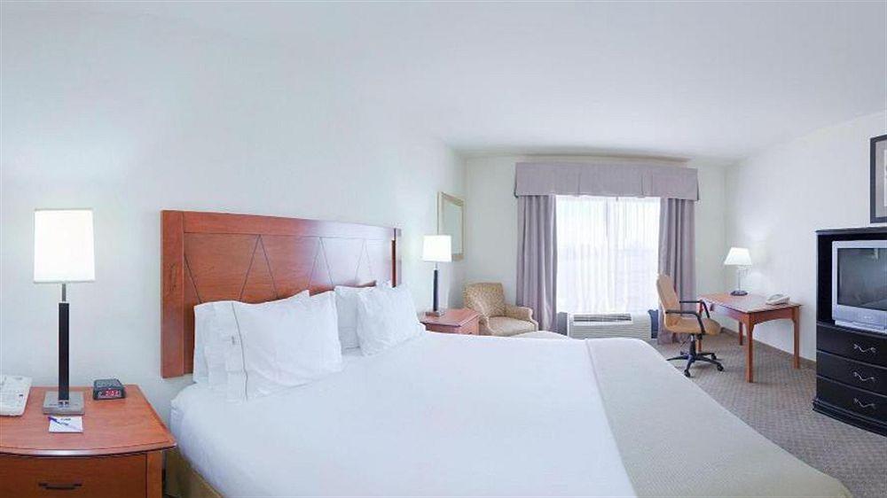 Holiday Inn Express & Suites Pine Bluff/Pines Mall By Ihg Exteriör bild